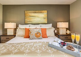 Casa San Marino 3 Bedroom Home by RedAwning