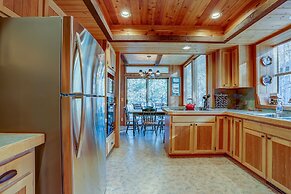 22 Rogue Home with Private Hot Tub, BBQ, and Game Room by RedAwning