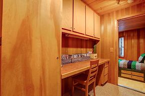 22 Rogue Home with Private Hot Tub, BBQ, and Game Room by RedAwning