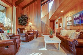 22 Rogue Home with Private Hot Tub, BBQ, and Game Room by RedAwning