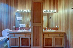 22 Rogue Home with Private Hot Tub, BBQ, and Game Room by RedAwning