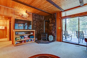 22 Rogue Home with Private Hot Tub, BBQ, and Game Room by RedAwning