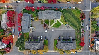 15 Lodge Condo with Hood River Bridge View by RedAwning