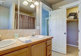 Westside Walkable 3 Bedroom Home by RedAwning