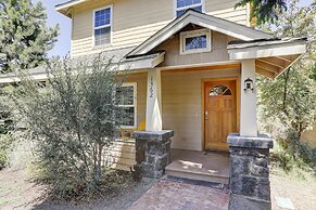 Westside Walkable 3 Bedroom Home by RedAwning