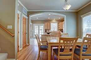 Westside Walkable 3 Bedroom Home by RedAwning