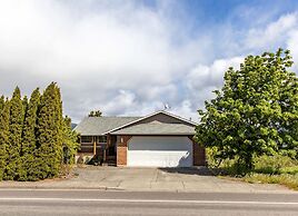 River Ranch 2 Bedroom Home by RedAwning