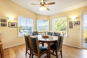 River Ranch 2 Bedroom Home by RedAwning