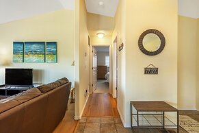 River Ranch 2 Bedroom Home by RedAwning