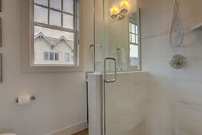 Pet-Friendly Cairn Home features Private Hot Tub and Fire Pit on the B