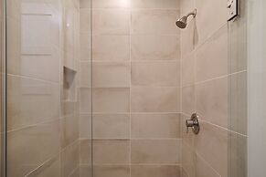 Pet-Friendly Cairn Home features Private Hot Tub and Fire Pit on the B