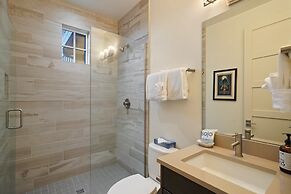 Pet-Friendly Cairn Home features Private Hot Tub and Fire Pit on the B