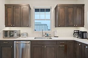 Pet-Friendly Cairn Home features Private Hot Tub and Fire Pit on the B