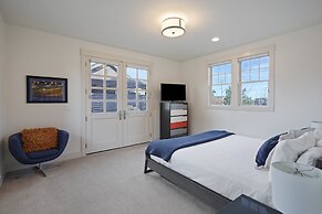 Pet-Friendly Cairn Home features Private Hot Tub and Fire Pit on the B