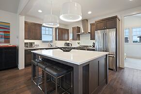 Pet-Friendly Cairn Home features Private Hot Tub and Fire Pit on the B