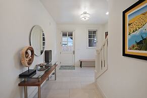 Pet-Friendly Cairn Home features Private Hot Tub and Fire Pit on the B