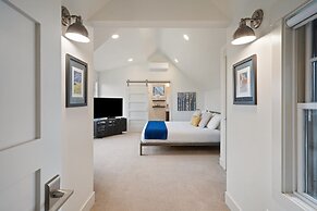 Pet-Friendly Cairn Home features Private Hot Tub and Fire Pit on the B