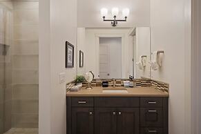 Pet-Friendly Cairn Home features Private Hot Tub and Fire Pit on the B