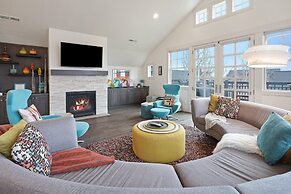 Pet-Friendly Cairn Home features Private Hot Tub and Fire Pit on the B