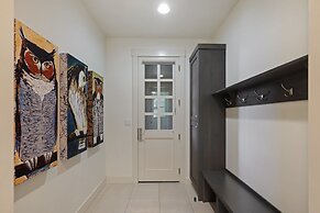 Pet-Friendly Cairn Home features Private Hot Tub and Fire Pit on the B