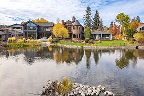 Drake Park 3 Bedroom Home by RedAwning