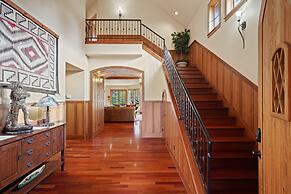 Drake Park 3 Bedroom Home by RedAwning