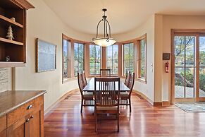 Drake Park 3 Bedroom Home by RedAwning