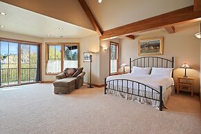 Drake Park 3 Bedroom Home by RedAwning