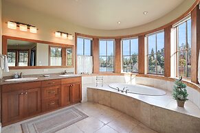 Drake Park 3 Bedroom Home by RedAwning