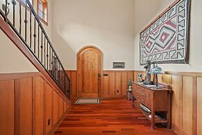 Drake Park 3 Bedroom Home by RedAwning