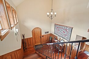 Drake Park 3 Bedroom Home by RedAwning