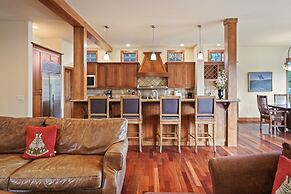 Drake Park 3 Bedroom Home by RedAwning