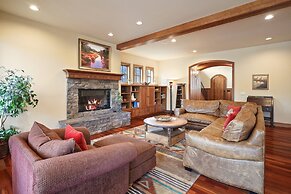 Drake Park 3 Bedroom Home by RedAwning