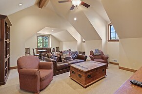 Drake Park 3 Bedroom Home by RedAwning