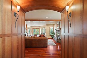 Drake Park 3 Bedroom Home by RedAwning