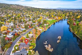 Drake Park 3 Bedroom Home by RedAwning