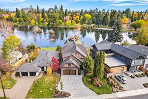 Drake Park 3 Bedroom Home by RedAwning