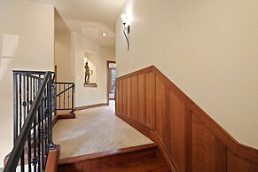 Drake Park 3 Bedroom Home by RedAwning