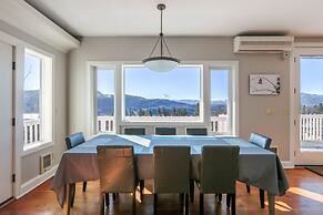 Grandview 3 Bedroom Home by RedAwning