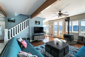 Grandview 3 Bedroom Home by RedAwning