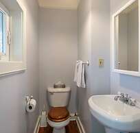 Grandview 3 Bedroom Home by RedAwning