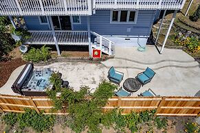 Grandview 3 Bedroom Home by RedAwning