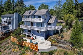 Grandview 3 Bedroom Home by RedAwning