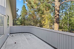 11 Tournament 5 Bedroom Home by RedAwning