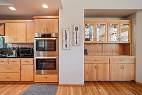 11 Tournament 5 Bedroom Home by RedAwning