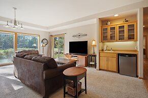 11 Tournament 5 Bedroom Home by RedAwning