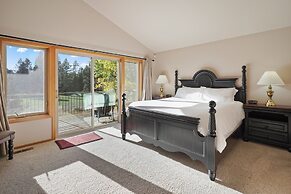 11 Tournament 5 Bedroom Home by RedAwning