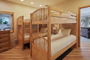 11 Tournament 5 Bedroom Home by RedAwning