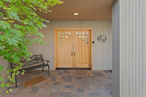 11 Tournament 5 Bedroom Home by RedAwning