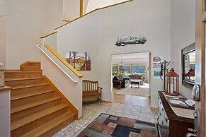 11 Tournament 5 Bedroom Home by RedAwning